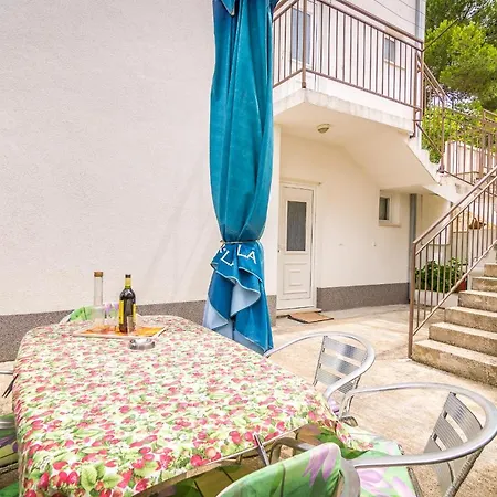 Cheap Tanja Apartment Trogir