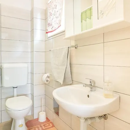 Cheap Tanja Apartment Trogir