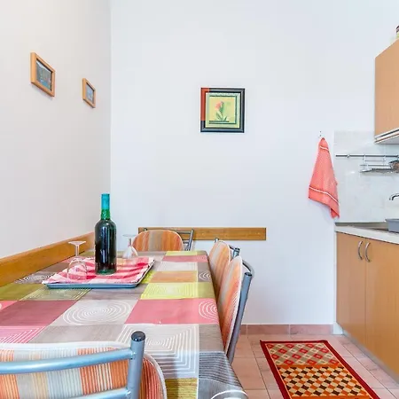Cheap Tanja * Trogir